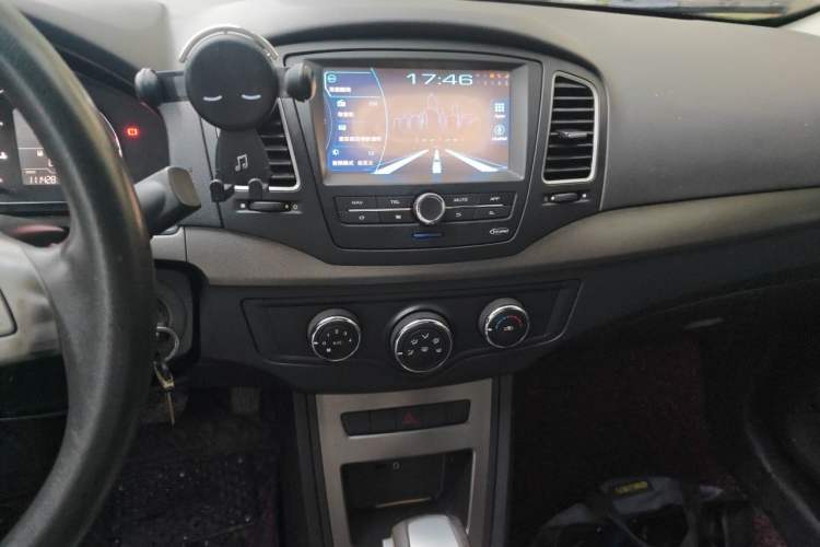 Used Roewe 350 2014 1.5L Automatic Xunyue Version Audio And AC Panel
