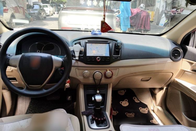 Used Roewe 350 2014 1.5L Automatic Xunda Edition Center Console
