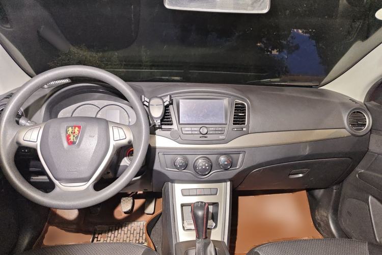 Used Roewe 350 2014 1.5L Manual Swift Edition Center Console