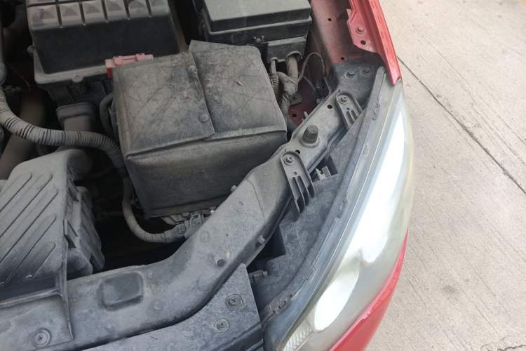 Used Roewe 350 2014 1.5L Manual Xunchi Edition Engine Bay Left