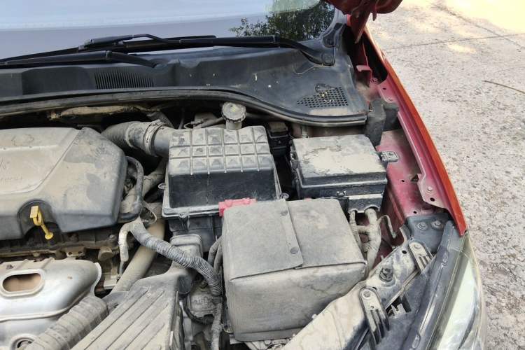 Used Roewe 350 2014 1.5L Automatic Xunyue Version Engine Bay Left