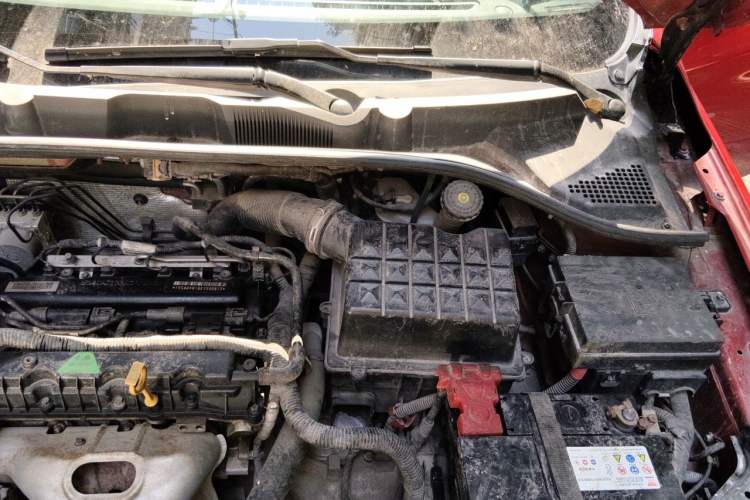Used Roewe 350 2014 1.5L Automatic Xunda Edition Engine Bay Left