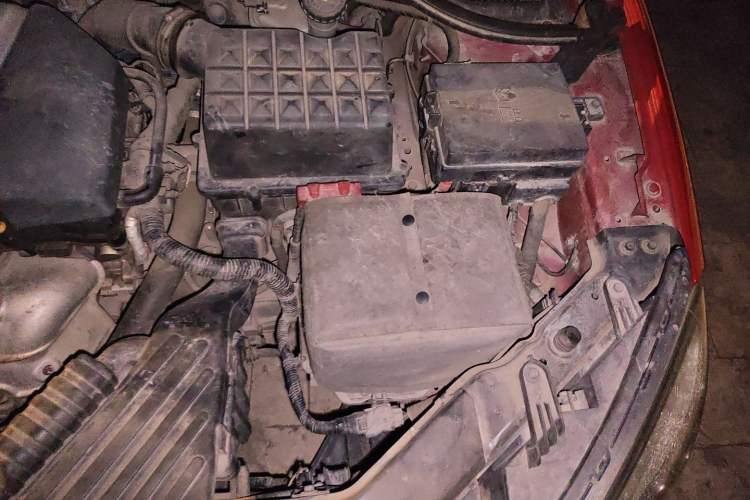 Used Roewe 350 2014 1.5L Manual Swift Edition Engine Bay Left