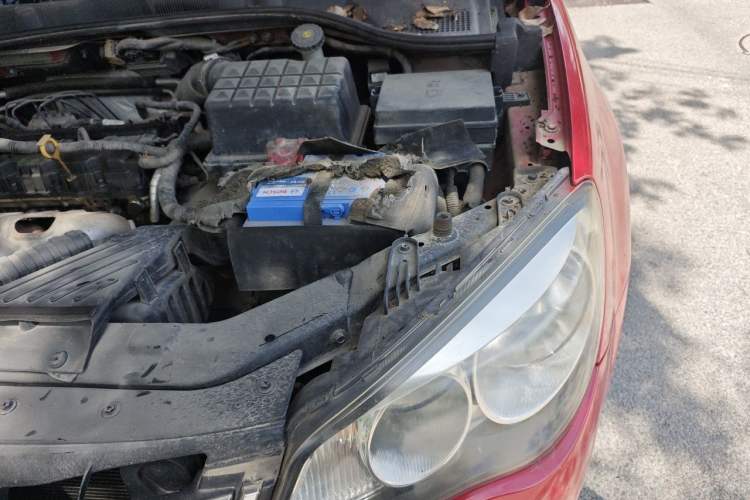 Used Roewe 350 2014 1.5L Automatic Xunda Edition Engine Bay Left