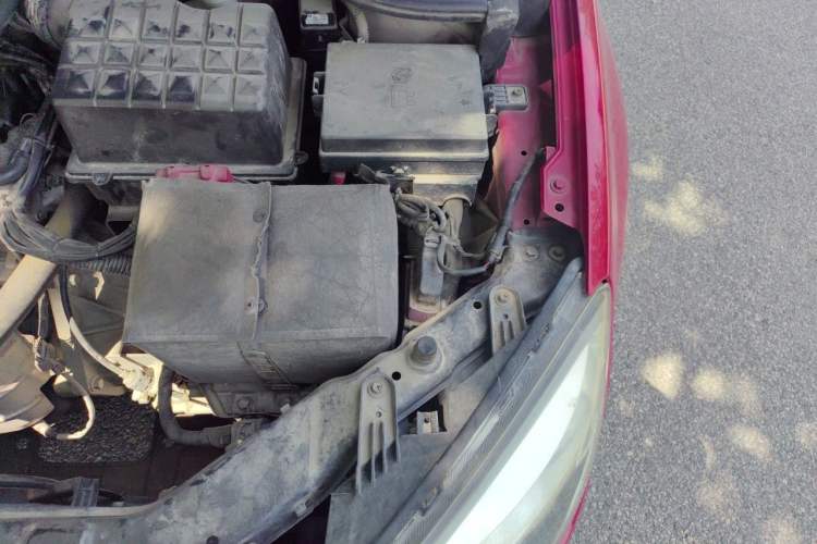 Used Roewe 350 2014 1.5L Automatic Xunyue Version Engine Bay Left
