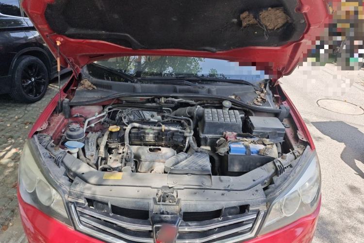 Used Roewe 350 2014 1.5L Automatic Xunda Edition Engine Bay