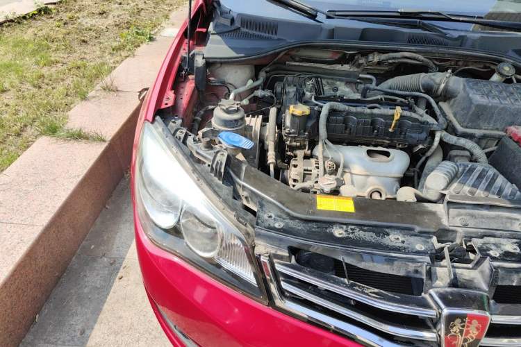 Used Roewe 350 2014 1.5L Manual Xunchi Edition Engine Bay Right