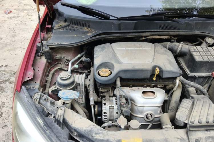 Used Roewe 350 2014 1.5L Automatic Xunyue Version Engine Bay Right