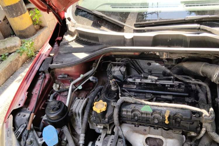 Used Roewe 350 2014 1.5L Automatic Xunda Edition Engine Bay Right