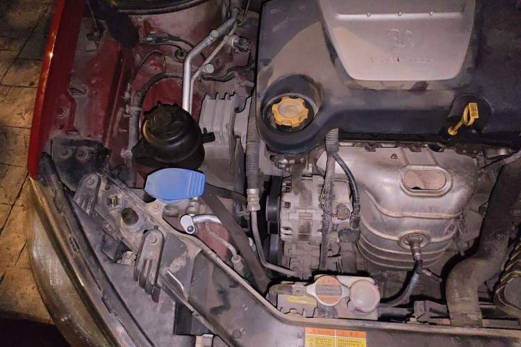 Used Roewe 350 2014 1.5L Manual Swift Edition Engine Bay Right