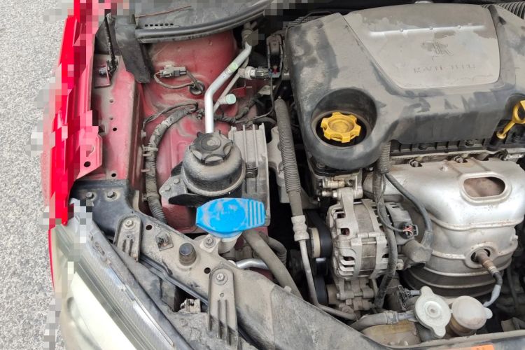 Used Roewe 350 2014 1.5L Automatic Xunyue Version Engine Bay Right