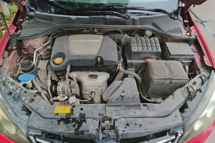 Used Roewe 350 2014 1.5L Automatic Xunyue Version Engine Bay