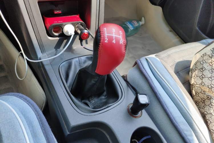 Used Roewe 350 2014 1.5L Manual Xunchi Edition Gear Lever