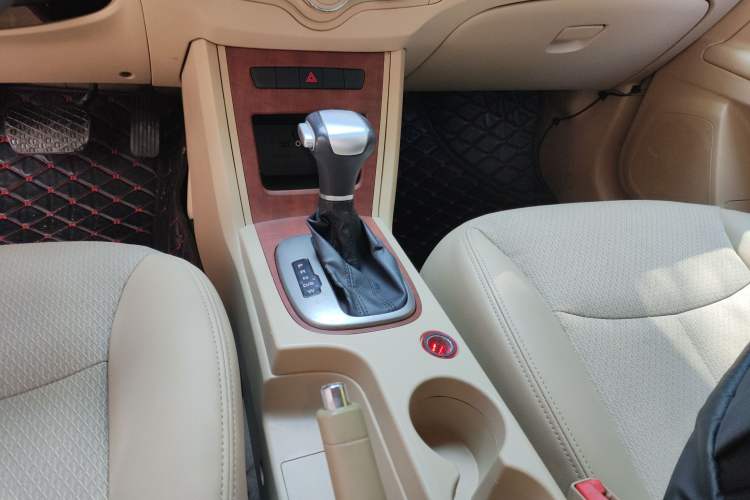 Used Roewe 350 2014 1.5L Automatic Xunyue Version Gear Lever