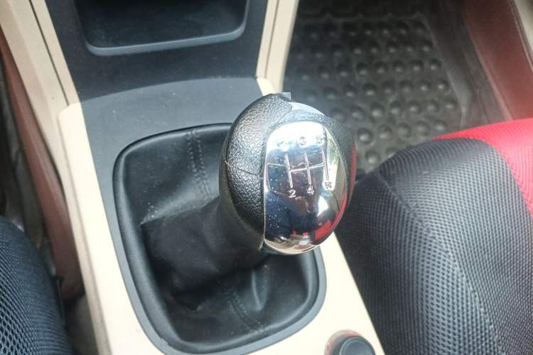 Used Roewe 350 2014 1.5L Manual Xunchi Edition Gear Lever