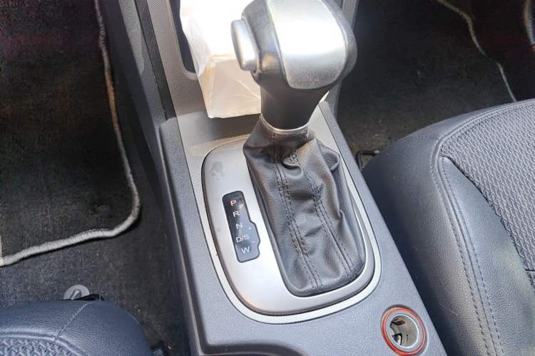 Used Roewe 350 2014 1.5L Automatic Xunyue Version Gear Lever