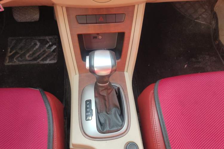 Used Roewe 350 2014 1.5L Automatic Xunyue Version Gear Lever