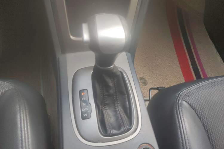 Used Roewe 350 2014 1.5L Automatic Xunyue Version Gear Lever