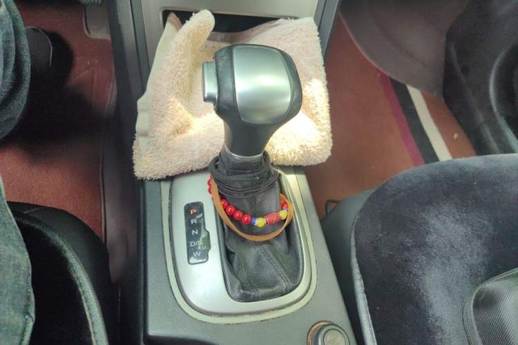 Used Roewe 350 2014 1.5L Automatic Xunyue Version Gear Lever
