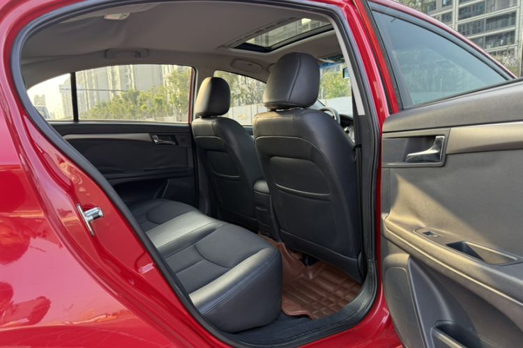 Used Roewe 350 2014 1.5L Manual Swift Edition Interior 12