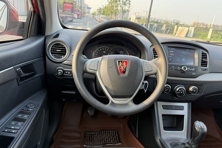 Used Roewe 350 2014 1.5L Manual Swift Edition Interior 13