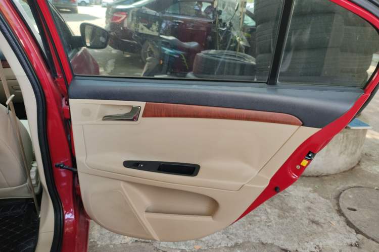 Used Roewe 350 2014 1.5L Automatic Xunyue Version Interior 3