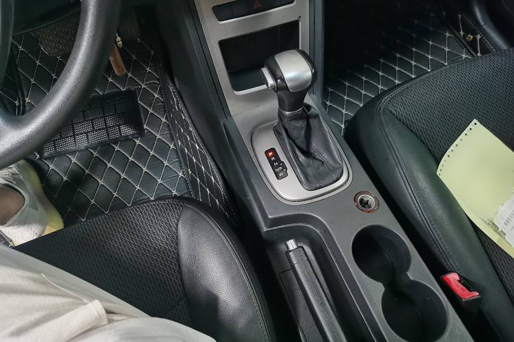 Used Roewe 350 2014 1.5L Automatic Xunyue Version Interior 3
