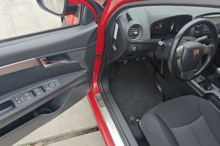 Used Roewe 350 2014 1.5L Manual Xunchi Edition Interior 4