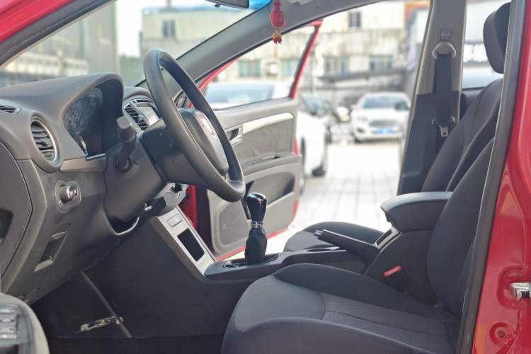 Used Roewe 350 2014 1.5L Manual Xunchi Edition Interior 4