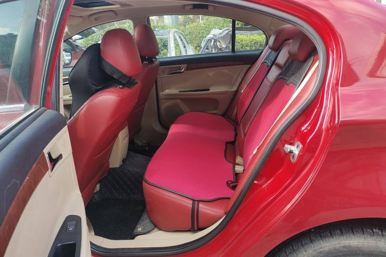 Used Roewe 350 2014 1.5L Automatic Xunyue Version Interior 4