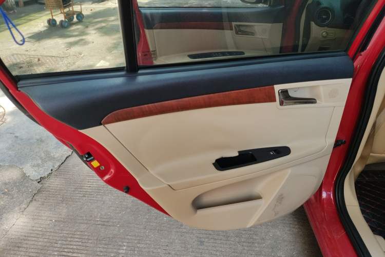 Used Roewe 350 2014 1.5L Automatic Xunyue Version Interior 5