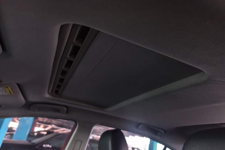 Used Roewe 350 2014 1.5T Automatic Jingyi Edition Interior 6