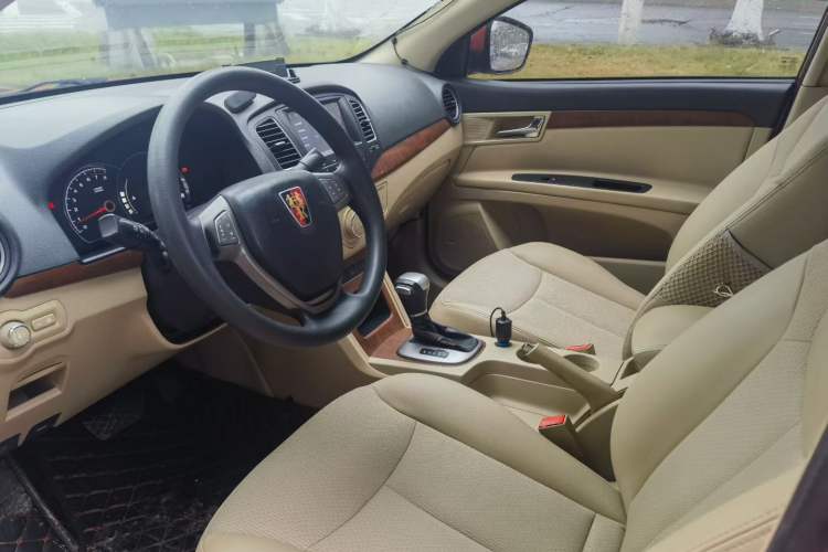 Used Roewe 350 2014 1.5L Automatic Xunyue Version Interior 6