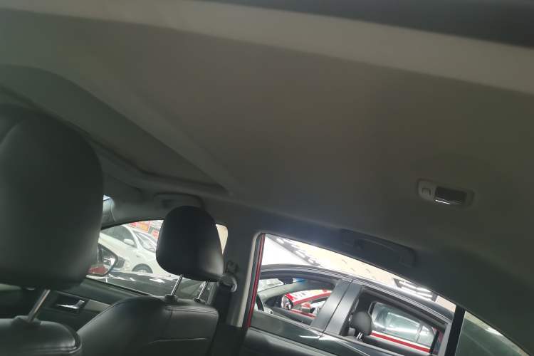 Used Roewe 350 2014 1.5L Automatic Xunyue Version Interior 6