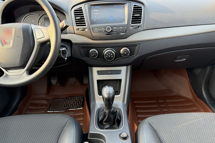 Used Roewe 350 2014 1.5L Manual Swift Edition Interior 7