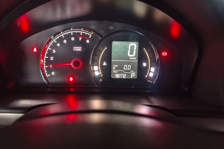 Used Roewe 350 2014 1.5T Automatic Jingyi Edition Odometer Close Up