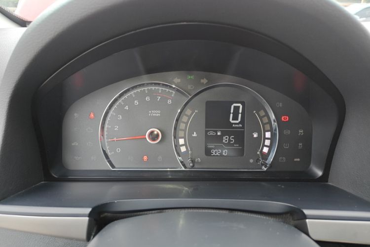 Used Roewe 350 2014 1.5L Manual Xunchi Edition Odometer Close Up