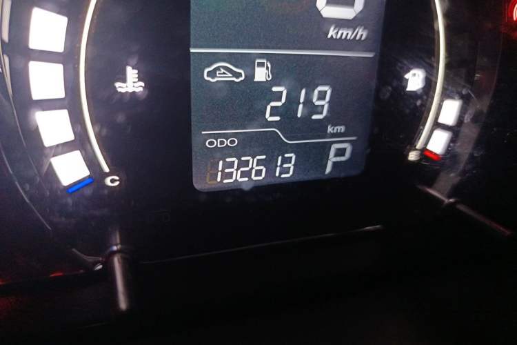 Used Roewe 350 2014 1.5L Automatic Xunyue Version Odometer Close Up