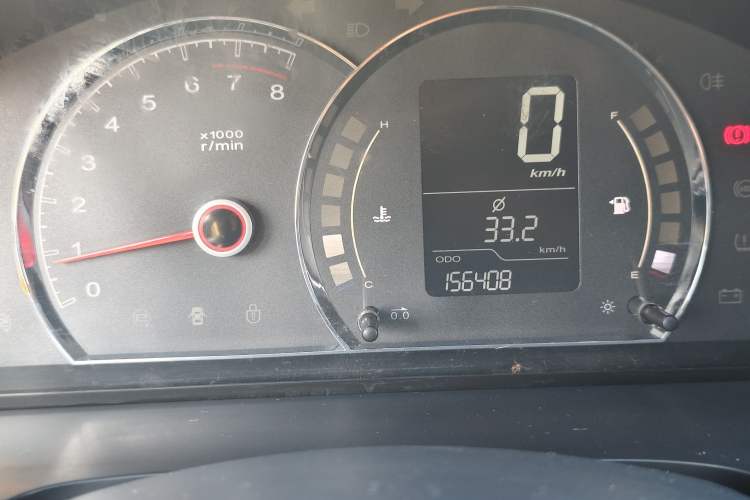 Used Roewe 350 2014 1.5L Manual Xunchi Edition Odometer Close Up