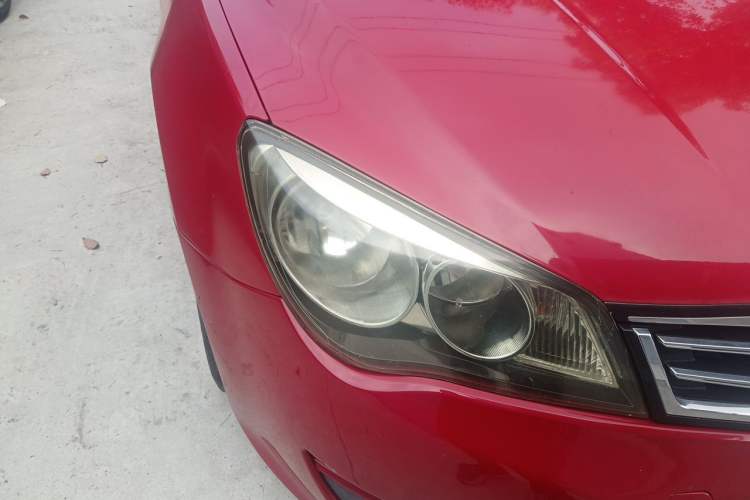 Used Roewe 350 2014 1.5L Automatic Xunda Edition Right Front Headlight