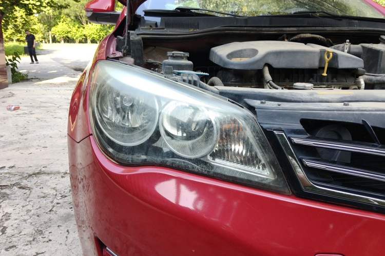 Used Roewe 350 2014 1.5L Automatic Xunyue Version Right Front Headlight
