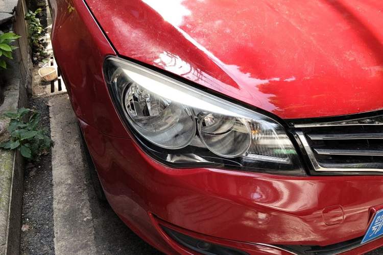 Used Roewe 350 2014 1.5L Automatic Xunda Edition Right Front Headlight