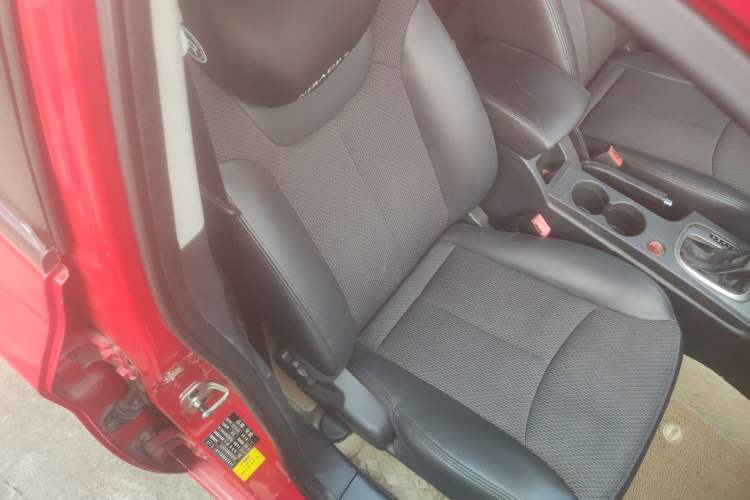 Used Roewe 350 2014 1.5L Automatic Xunyue Version Right Front Seat