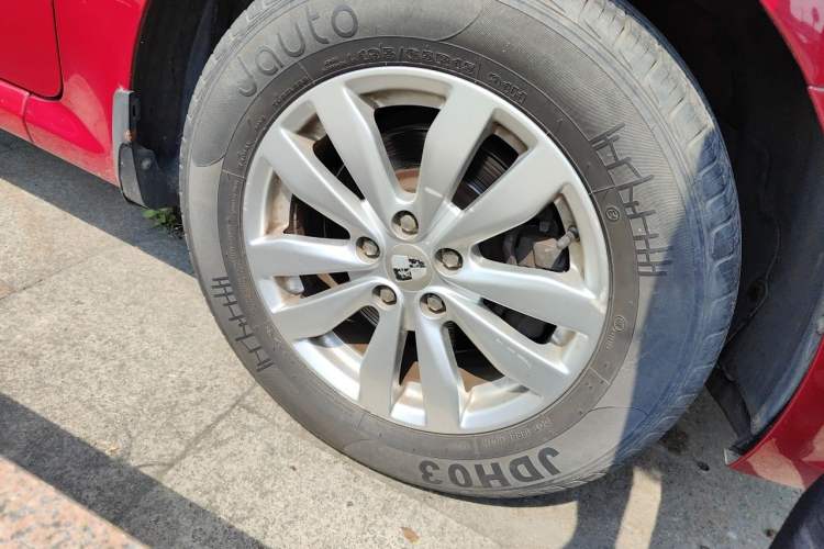 Used Roewe 350 2014 1.5L Manual Xunchi Edition Right Front Wheel Hub