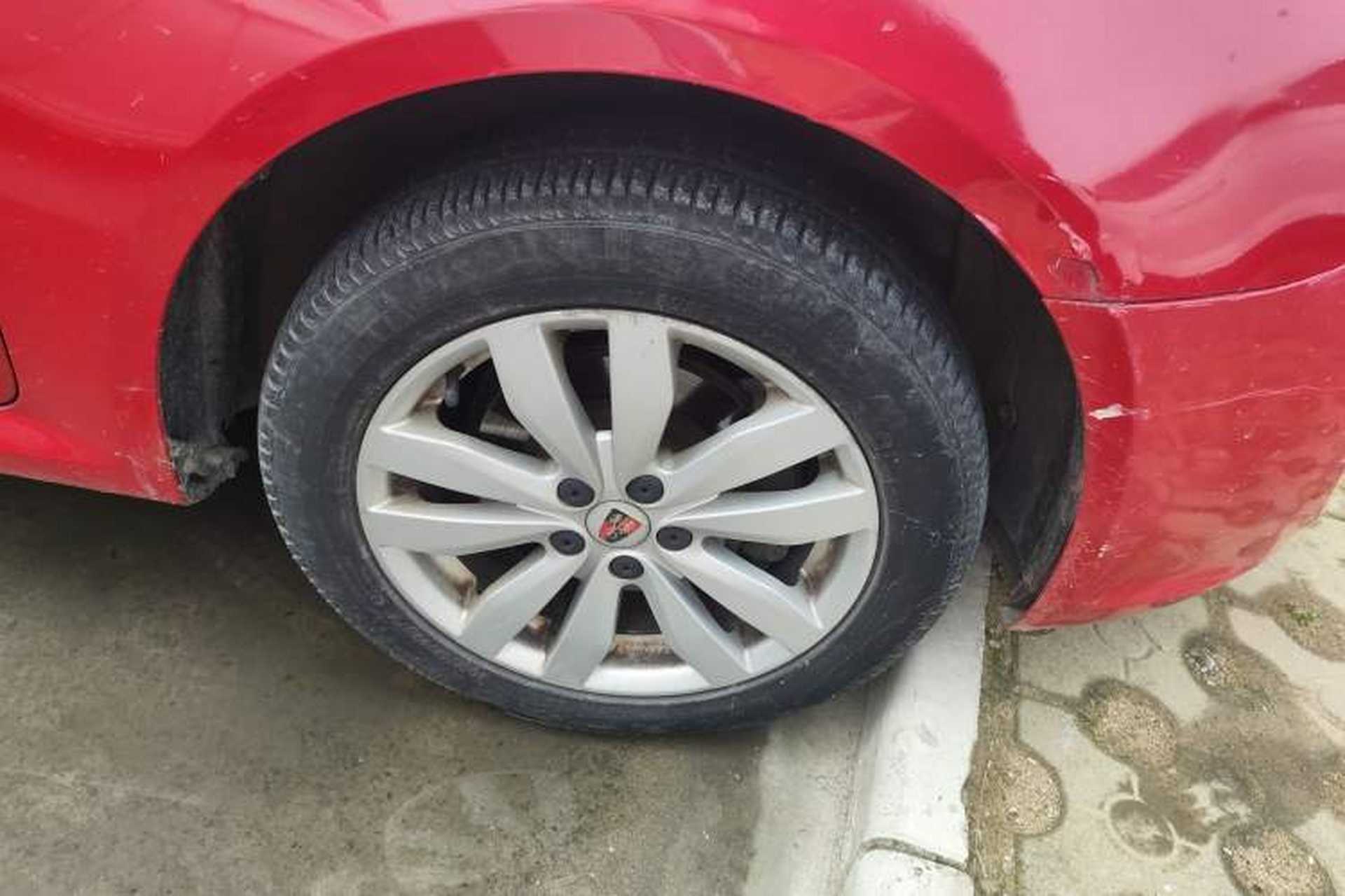 Used Roewe 350 2014 1.5L Manual Swift Edition Right Front Wheel Hub