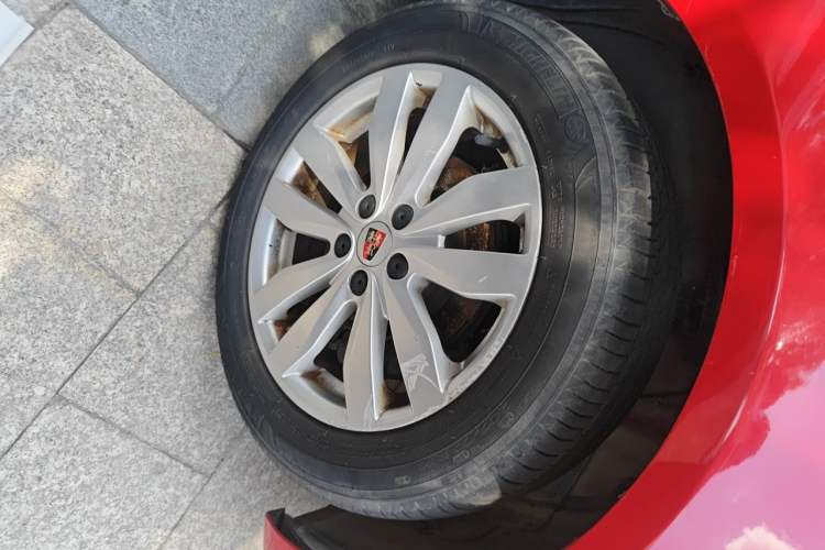 Used Roewe 350 2014 1.5L Automatic Xunyue Version Right Front Wheel Hub