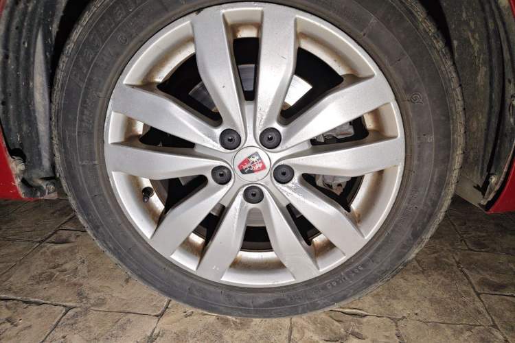 Used Roewe 350 2014 1.5L Manual Swift Edition Right Front Wheel Hub