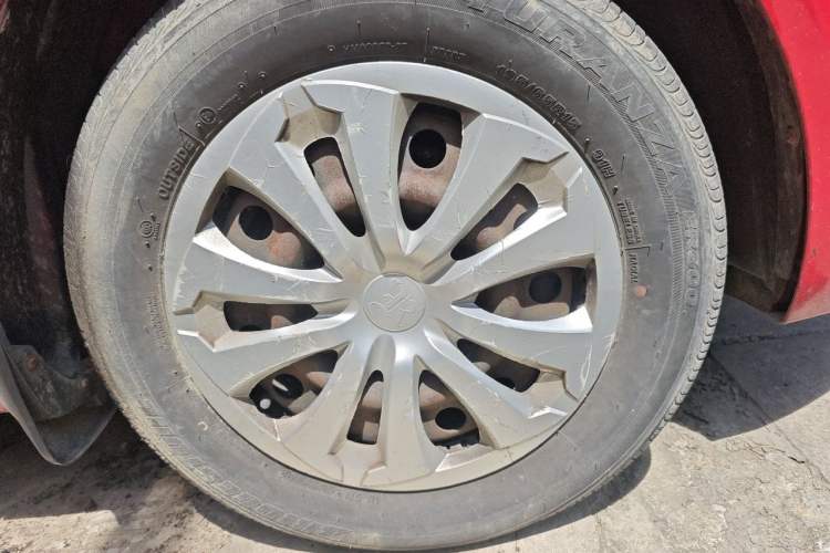 Used Roewe 350 2014 1.5L Automatic Xunda Edition Right Front Wheel Hub