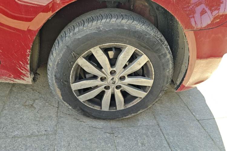 Used Roewe 350 2014 1.5L Manual Xunchi Edition Right Front Wheel Hub
