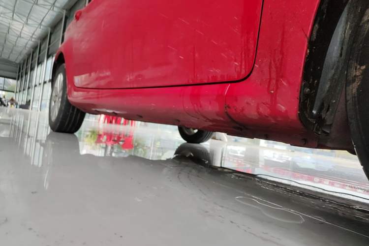 Used Roewe 350 2014 1.5L Manual Swift Edition Right Side Sill